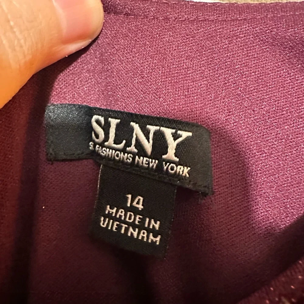 NWT SLNY Cap Sleeve Glitter Faux Wrap Gown - size 14 - Picture 7 of 7